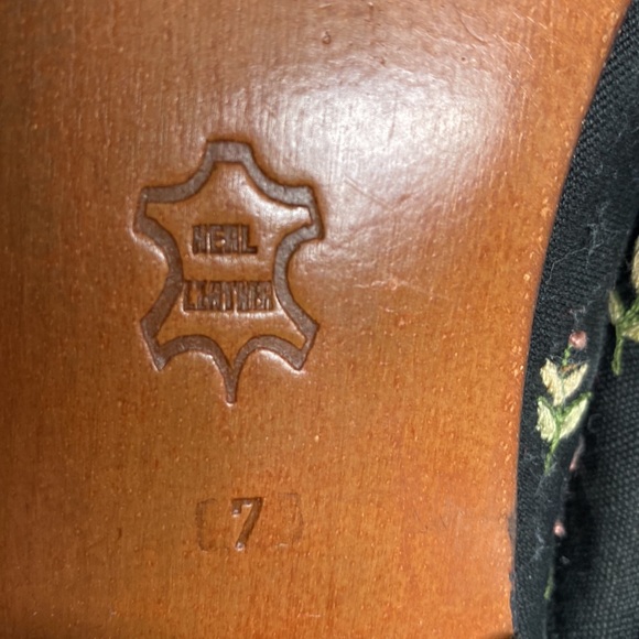 Chelsea Textiles Embroidered Mules Size 7 - Picture 8 of 9